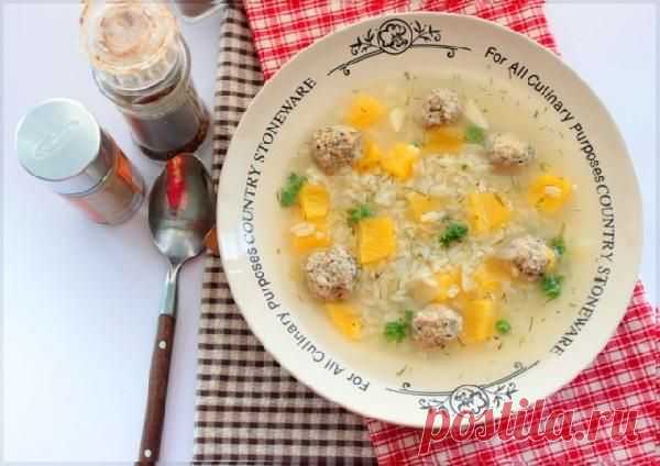 Лёгкий сезонный рецепт: тыквенный супчик с мясными шариками — Вкусные рецепты
