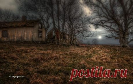 YouExif - Retired old house