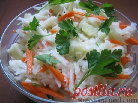 Рецепт: Салат из капусты кольраби с морковью и яблоками на RussianFood.com