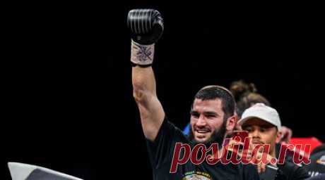 Глава WBC Сулейман назвал Бетербиева одним из величайших чемпионов современности. Президент Всемирного боксёрского совета (WBC) Маурисио Сулейман прокомментировал победу россиянина Артура Бетербиева над британцем Каллумом Смитом на турнире в Монреале (Канада). Читать далее