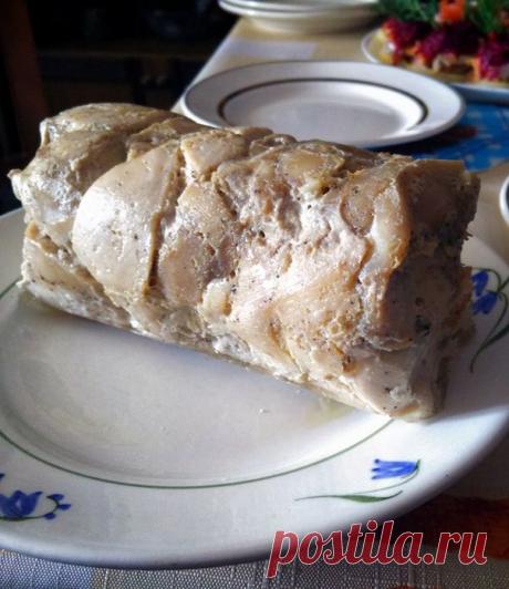 Куриный рулет в бумажной коробке