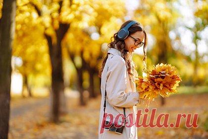 Педиатр предупредила об опасности поделок из опавших листьев. Осенние фотосессии, игры с опавшей листвой и изготовление поделок из нее могут быть опасны из-за растущей в ней плесени, предупредила врач-педиатр Татьяна Немальцева. Врач объяснила, что плесневые грибы выделяют микотоксины, которые могут нанести серьезный вред здоровью человека.