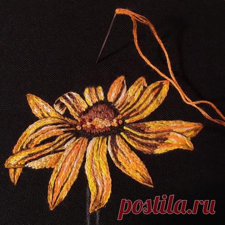 Progress on the flower... #embroidery 
#handmade #nature #flower