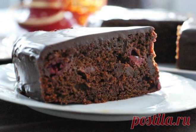 Торт из вишни в мультиварке – кулинарный рецепт