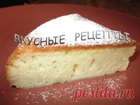 Вкусный и простой рецепт нежного манника на кефире в мультиварке. Сочный пирог манник прекрасно подойдет для чаепития и обязательно понравится домочадцам