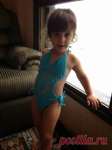 Вязаный купальник для девочки