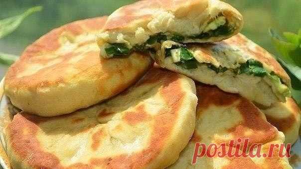 Пирожки с зеленым луком и яйцом