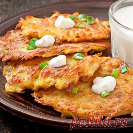 Драники с репчатым луком: простой рецепт для сытного и вкусного завтрака - Будет вкусно - Социальная сеть "МТ.RU"