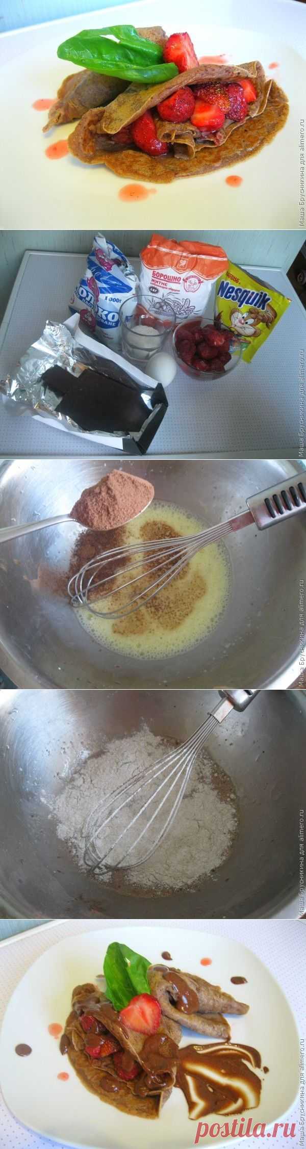 Шоколадные блины с клубникой