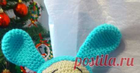 PATRON DE CONEJO CON SUETER AMIGURUMI