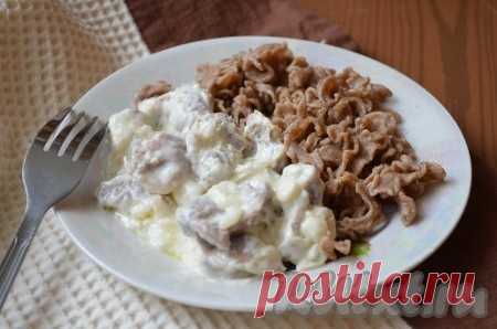 Куриные желудочки в сметане