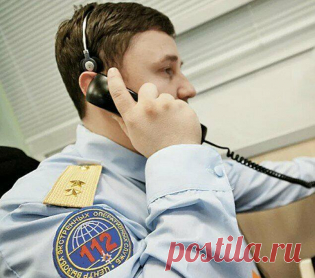 В службу спасения поступил странный звонок и когда полиция приехала на место и взломала дверь
Лиза выросла в детском доме. Девушкой она была простой – тихой, скромной. После выпуска она общалась лишь с одной подругой по несчастью – Юлей. Правда, той повезло больше – благодаря природной живости и артистизму ей удалось попасть в состоятельную семью. А вот Лиза так и осталась одна – поступив в университет, она стала довольствоваться маленькой […]
Читай дальше на сайте. Жми подробнее ➡