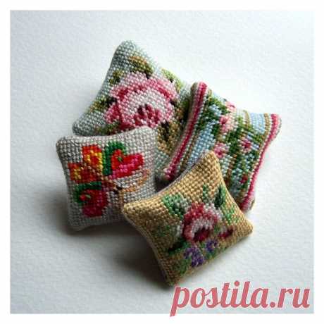 И только аромат цветущих роз... (Вышивки-миниатюрки)