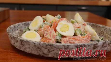 Простой и вкусный салат с форелью Салат готовится очень просто и очень быстро. Ингредиенты идеально сочетаются между собой. Ингредиенты:Форель соленая - 180 гЯйца перепелиные - 8 штЛук зеленый - 2 штМайонез - 40 гПерец черный - по вку...