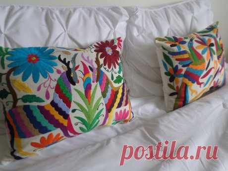 Funda de cojin multicolor con decoracion en pompones - Etsy Chile