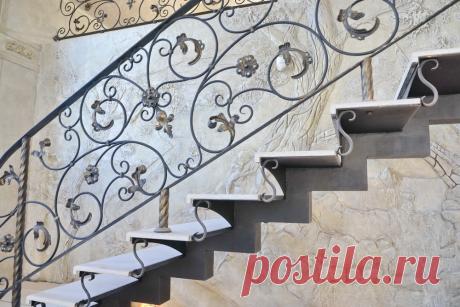 Кованые лестницы и перила заказать в Оренбурге | Художественная ковка изделий из металла - компания Артковка г. Оренбург ( мебель, ворота, заборы, люстры, теплицы, фонари )
