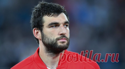 Ковтун объяснил, почему Джикия должен вытеснить Дуарте из основы «Спартака». Бывший футболист московского «Спартака» Юрий Ковтун высказал мнение, почему защитник Георгий Джикия должен вытеснить Алексиса Дуарте из основного состава красно-белых. Читать далее