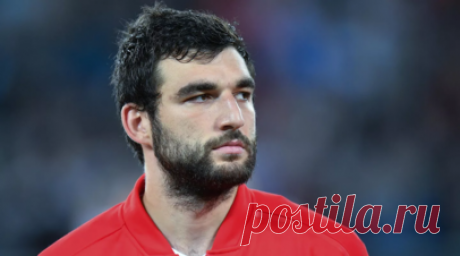 Ковтун объяснил, почему Джикия должен вытеснить Дуарте из основы «Спартака». Бывший футболист московского «Спартака» Юрий Ковтун высказал мнение, почему защитник Георгий Джикия должен вытеснить Алексиса Дуарте из основного состава красно-белых. Читать далее