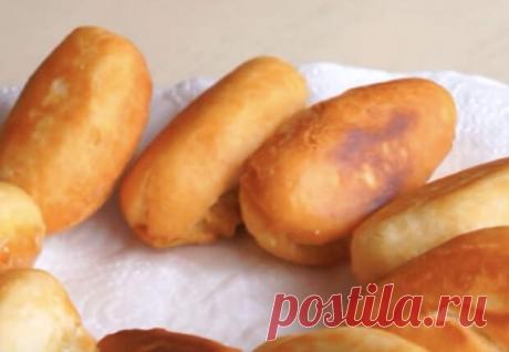 Берем кефир и через 10 минут завтрак на столе - медиаплатформа МирТесен На удивление вкусный завтрак готовится за 10 минут и из самых простых ингредиентов. Берем кефир и почти сразу зовем всех к столу. Кефира понадобится 200 миллилитров. Берите жирность 3,2%, больше не нужно. Кроме того, нам потребуется пара яиц, сахар, ванильный сахар, растительное масло, щепотка