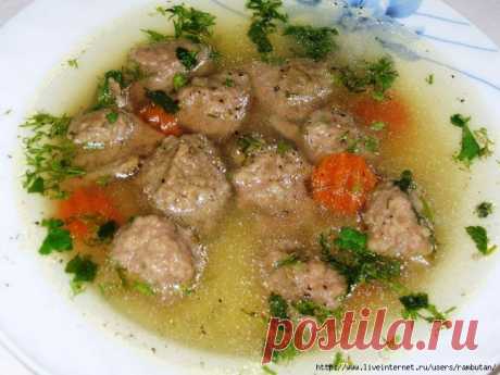 Куриный суп с печеночными галушками