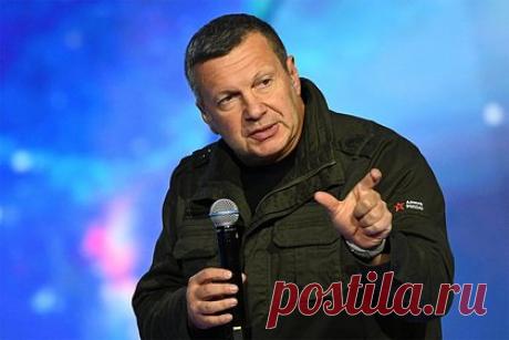 Соловьев заявил о трусливом побеге Стрелкова из Славянска. Журналист Владимир Соловьев в эфире своей передачи «Полный контакт» в ходе беседы с военным экспертом Андреем Клинцевичем резко раскритиковал бывшего министра обороны Донецкой народной республики Игоря Гиркина (Стрелкова). По его словам, экс-министр трусливо бежал из Славянска.