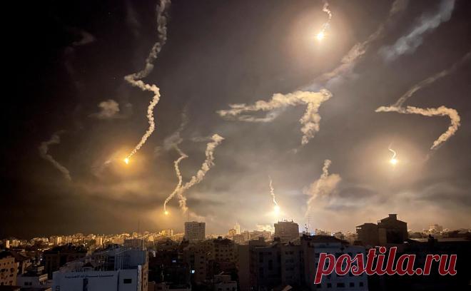 США передадут Израилю высокоточные бомбы на $320 млн. Израиль бомбит сектор Газа тяжелыми снарядами, предназначенными для военных укреплений, выяснила ранее NYT. США призвали к более аккуратным ударам и одобрили передачу высокоточного оружия для смягчения гуманитарного кризиса