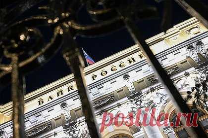 В правительстве прокомментировали статью о давлении на ЦБ по ключевой ставке. Пресс-секретарь премьер-министра Борис Беляков прокомментировал статью агентства Bloomberg о давлении российского правительства на Банк России по вопросу понижения ключевой ставки. По его словам, правительство и ЦБ находятся в постоянном контакте, структуры действуют «в рамках своих полномочий и функционала».