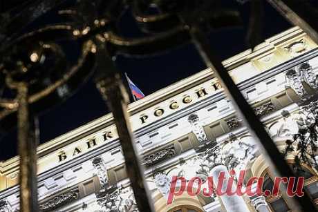 В правительстве прокомментировали статью о давлении на ЦБ по ключевой ставке. Пресс-секретарь премьер-министра Борис Беляков прокомментировал статью агентства Bloomberg о давлении российского правительства на Банк России по вопросу понижения ключевой ставки. По его словам, правительство и ЦБ находятся в постоянном контакте, структуры действуют «в рамках своих полномочий и функционала».