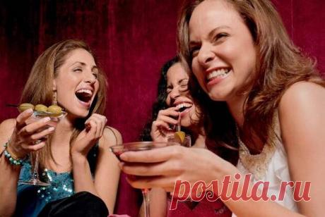 9 мифов об алкоголе - ПолонСил.ру - социальная сеть здоровья - 20 мая - 43166548103 - Медиаплатформа МирТесен Где грань между алкоголизмом и вроде бы безобидным желанием выпить после напряженного дня? Действительно ли неизлечим женский алкоголизм? И как сейчас лечат тех, кто решил избавиться от зависимости? Популярные мифы об алкоголе комментирует Рафаэль Мирзабекян, психоневролог поликлиники № 3 ЦКБ РАН. - 20 мая - 43166548103 - Медиаплатформа МирТесен