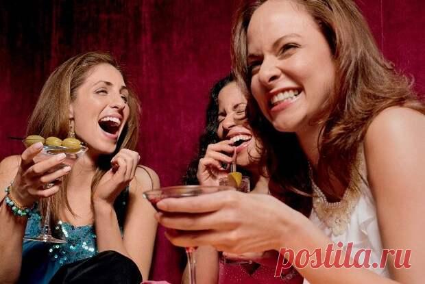 9 мифов об алкоголе - ПолонСил.ру - социальная сеть здоровья - 20 мая - 43166548103 - Медиаплатформа МирТесен Где грань между алкоголизмом и вроде бы безобидным желанием выпить после напряженного дня? Действительно ли неизлечим женский алкоголизм? И как сейчас лечат тех, кто решил избавиться от зависимости? Популярные мифы об алкоголе комментирует Рафаэль Мирзабекян, психоневролог поликлиники № 3 ЦКБ РАН. - 20 мая - 43166548103 - Медиаплатформа МирТесен