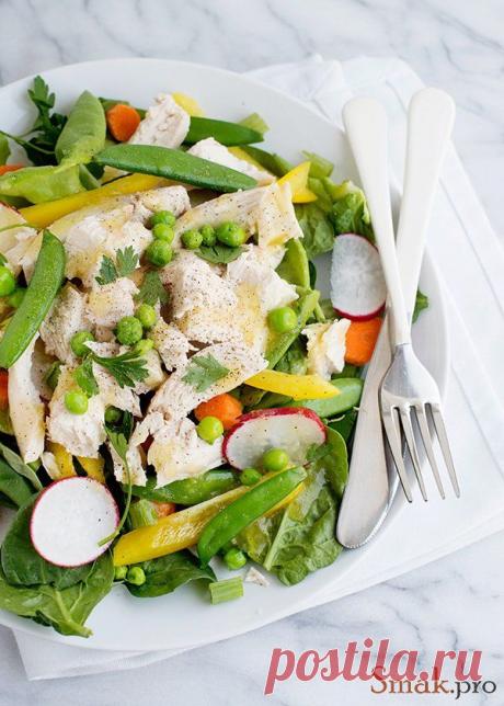 Весенний салат с нежной курицей рецепт с фото
