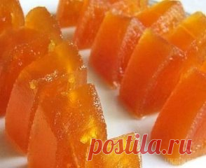 Медовая тыква - вкуснейший десерт.
Ингредиенты: 
Тыква — 400-500 гр 
Мёд — 3 ст.л. 
Сливочное масло — 30 гр 
Корица по вкусу 
Приготовление: 
Тыкву нарезать кусочками не более 2 см, обмазать мёдом с корицей. Чашу мультиварки смазать сливочным маслом, выложить в неё наши кусочки тыквы. Включить режим «выпечка» на 35-40 минут. Получится не только вкусный, но ещё и очень полезный для организма десерт 
Приятного аппетита!
