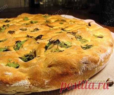 Фокачча с манной крупой и травами.
