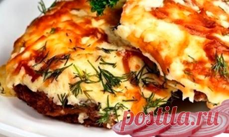 Мясо под шубой в духовке. Рецепт приготовления Мясо под шубой в духовке – невероятно вкусно, сытно и празднично. Приготовьте его в духовке с сырной вкусной корочкой, грибы и баклажаны придадут вашему шедевру изысканный вкус, который порадует всех за праздничным столом.