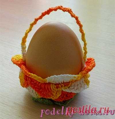 Подставки для пасхальных яиц, вязаные крючком. Мастер-класс    Многие рукодельницы, которые умеют  вязать крючком, в  преддверии светлого праздника Пасхи придумывают  разнообразные способы украшения я...