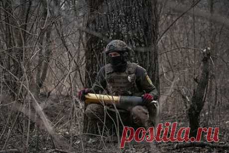 В ЕС заявили об усложнении принятия решения о помощи Украине из-за Франции. По сообщениям европейских дипломатов, позиция Франции усложняет принятие Европейским союзом (ЕС) решений о военной помощи Украине. Отмечается, что в союзе сохраняются вопросы о происхождении техники, которую страны ЕС могут совместно приобрести в рамках нового фонда помощи Украине.