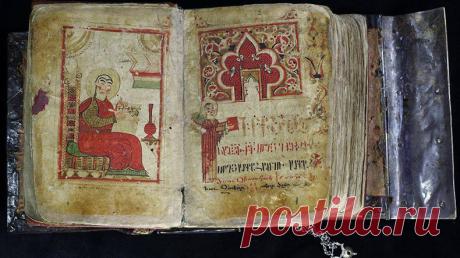 Դվինի արքունի սպանդանոցի առջև մի վաճառական զրուցում էր իմաստասերի հետ
—Ինչո՞ւ եք մորթել տալիս այս 500 ոչխարը,— ասում է վաճառականը
—Մագաղաթի համար: Միսը կմնա մարդկանց,իսկ մորթիներից խաղախորդները մագաղաթ կպատրաստեն,—պատասխանում է իմաստասերը:
—Եվ այսքան մագաղաթից քանի մատյան կգրվի:
—Մի մեծ գիրք:
—Իսկ արժե՞ գիրք գրել այս հացապակաս տարում:Այսքան մորթիներով կարելի է մի քանի կայթ ցորեն գնել
—Մարդն ապրում է ոչ միայն հացով,—ասաց իմաստասերը,—հացի պակասից մարդու մարմինն է մեռնում,գրքի պակասից՝ հոգին