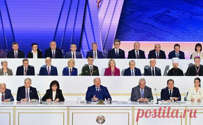 Лукашенко назвал условие, при котором Украина потеряет государственность. Украина утратит свою государственность и в конечном итоге исчезнет, если не согласится немедленно пойти на мирные переговоры с Россией, заявил белорусский президент Александр Лукашенко на заседании VII Всебелорусского народного собрания.