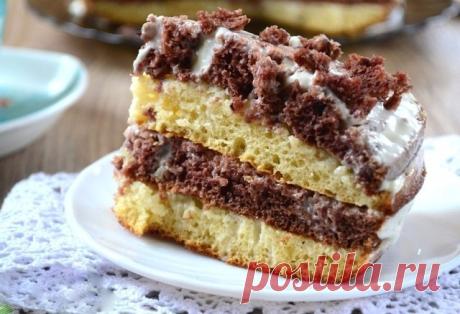 НЕЖНЕЙШИЙ ТОРТИК НА КЕФИРЕ 
Вот это вкуснятина 

ИНГРЕДИЕНТЫ:
 Кефир — 1 Стакан
 Яйца — 2 Штуки
 Сахар — 2/3 Стакана
 Сода — 1 Чайная ложка
 Мука — 2 Стакана
 Какао — 1 Чайная ложка
 Сахар — 0,5 Стакана (в крем)
 Сметана — 400 Грамм (в крем)

ПРИГОТОВЛЕНИЕ:
1. Подготовьте все необходимые ингредиенты.
2. В кефир добавьте соду, погашенную уксусом, затем вбейте яйца и всыпьте сахар. Хорошо перемешайте.
3. Небольшими порциями всыпьте муку, перемешайте до однородности.
4. Готов...