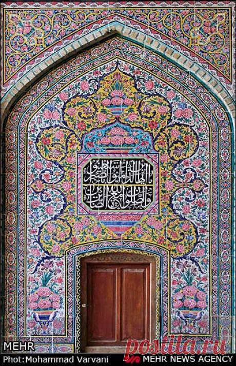 Photos: Nasir al-Mulk Mosque in Iran   |   Pinterest • Всемирный каталог идей