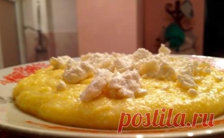 БАНОШ В МУЛЬТИВАРКЕ   и обычно
=    соль – по вкусу
    молоко – 1,5 л
    кукурузная мука грубого помола – 1 стакан
    сыр сулугуни – 500 г