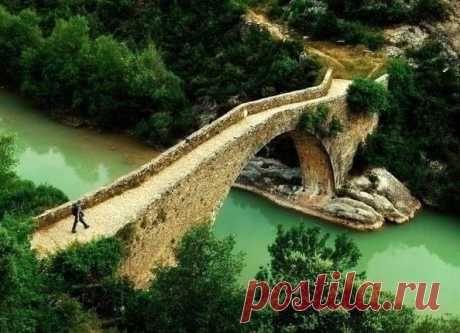 Мост через реку, Кастилия, Испания  Вокруг света - туризм и путешествия.