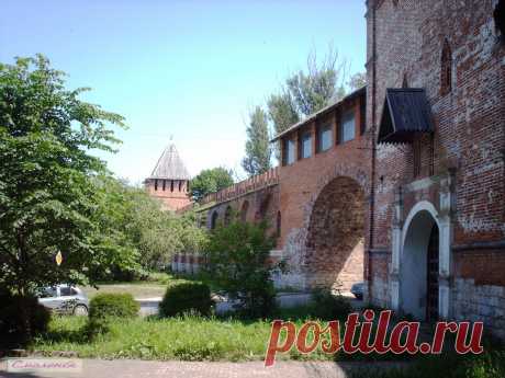 Никольские ворота Смоленской крепостной стены.  ---   Fortress Wall In Smolensk  Free Stock Photo HD - Public Domain Pictures