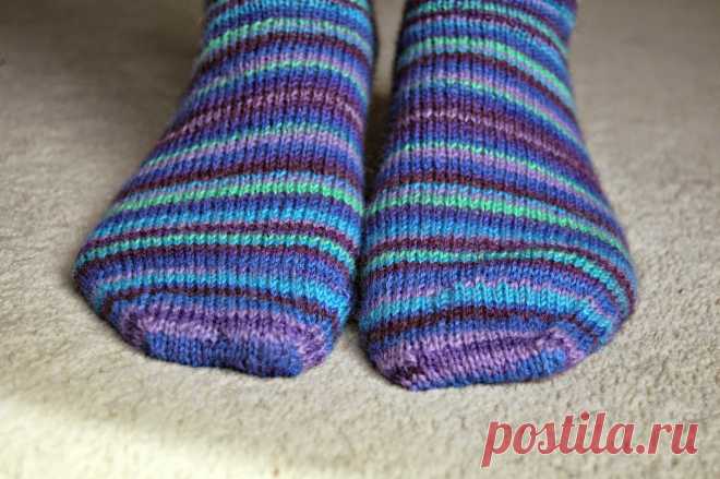 Winwick Mum: Basic 4ply sock pattern and tutorial - easy beginner sock knitting!