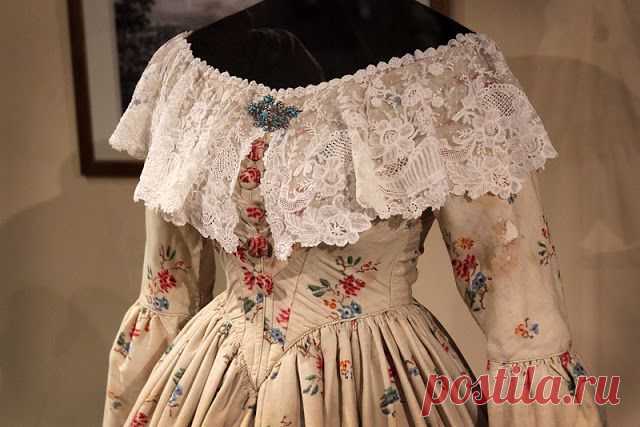 Style List: Экскурсия по выставке «Мода в зеркале истории. XIX-XXвв.» с Александром Васильевым