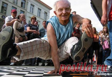 Приколы про бабушек и дедушек