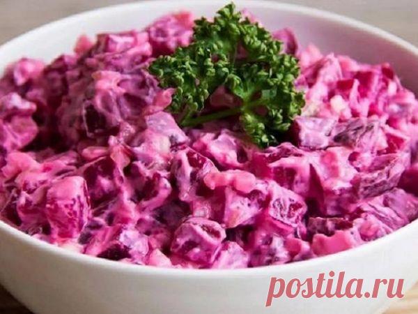 Свекольный салат с яйцами и огурцами — vkusno.co