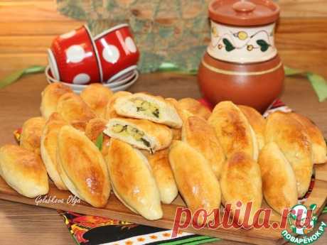 Пирожки из слоеного теста на кефире. Вкусная выпечка с 2 начинками: капустной и картофельной. Выпечка, которая подходит, как на каждый день, так и украсит любой праздничный стол.