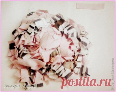 Пушистый коврик своими руками из старых футболок.