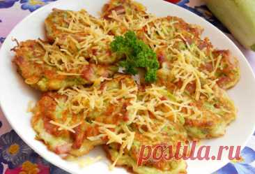 Кабачковые оладьи с сыром и колбасой — Сад Заготовка